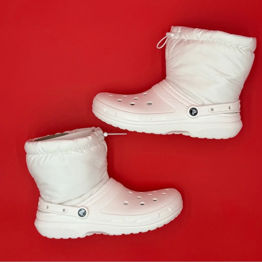 Crocs Unisex White Classic Lined Neo Puff Boots | NWOT ships next day .‎